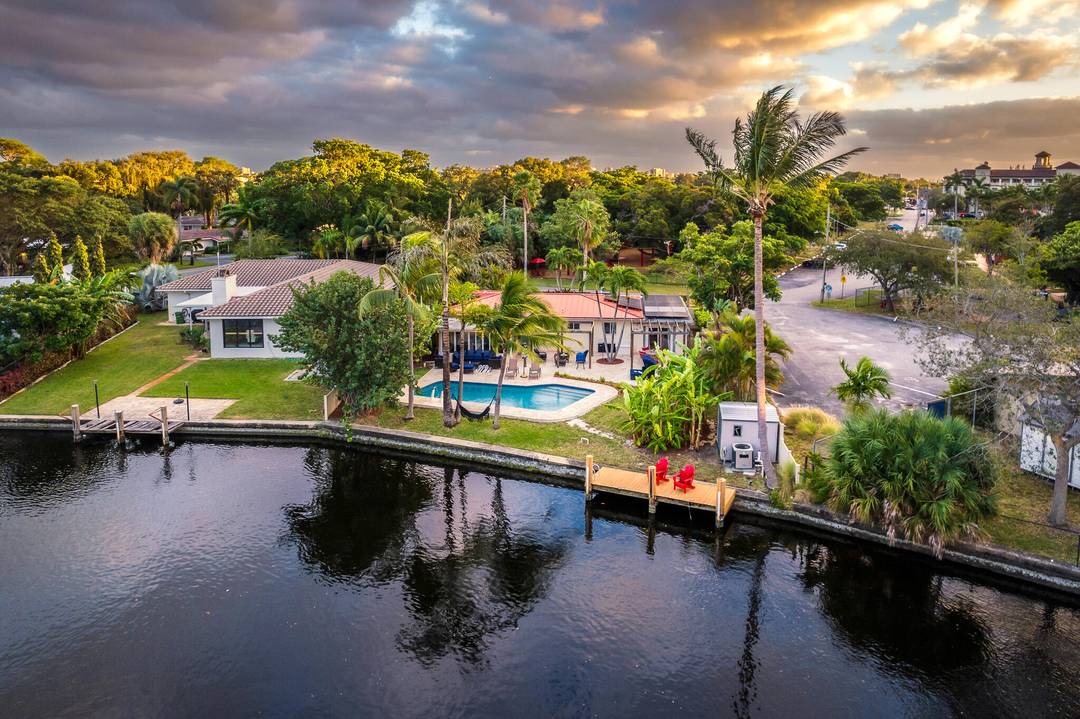 EXPLORE THE LIFESTYLE OF YOUR DREAMS.