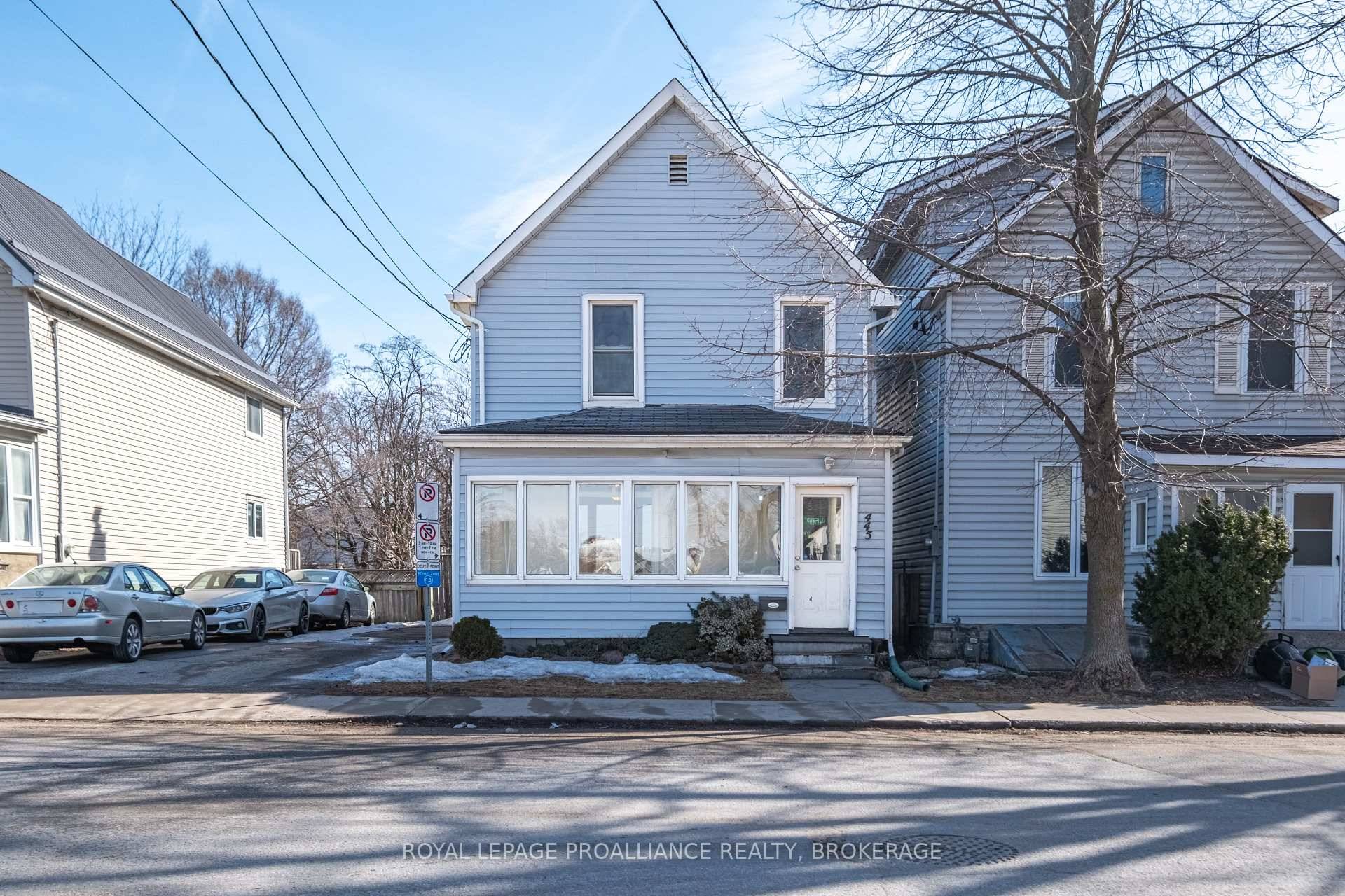 Attention investors and Families looking for a downtown lifestyle !