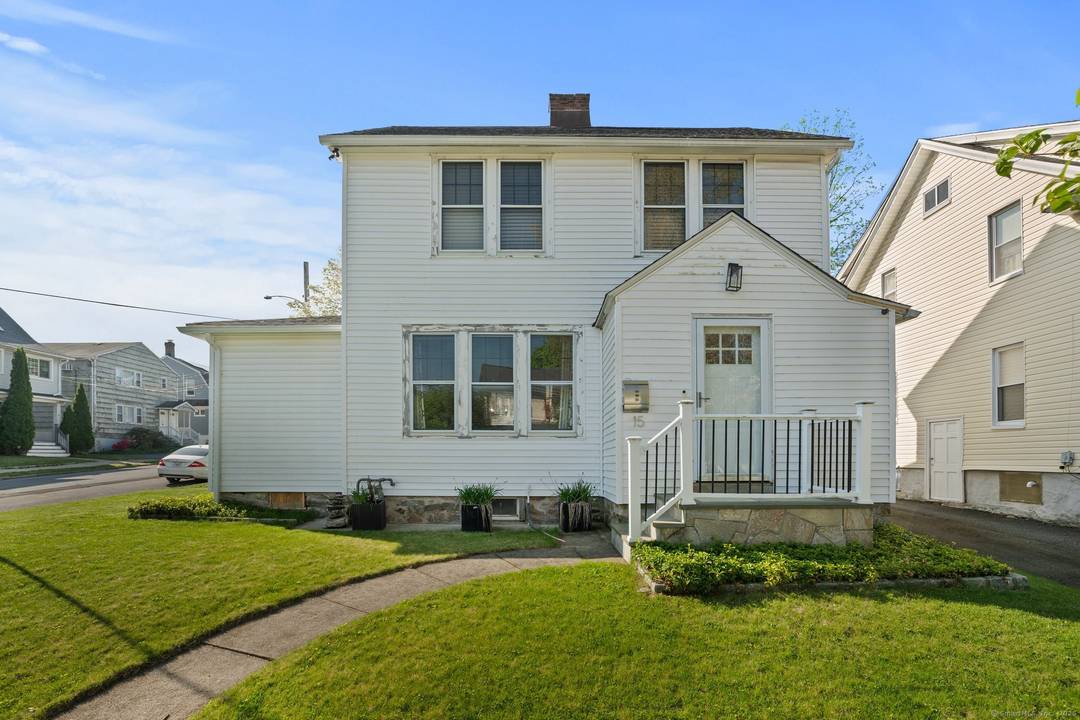 Upscale Furnished Five Bedroom Single Family Rental Stylish Comfort Space in the Sought After North End Welcome to this beautifully appointed and fully furnished single family home offering a blend ...