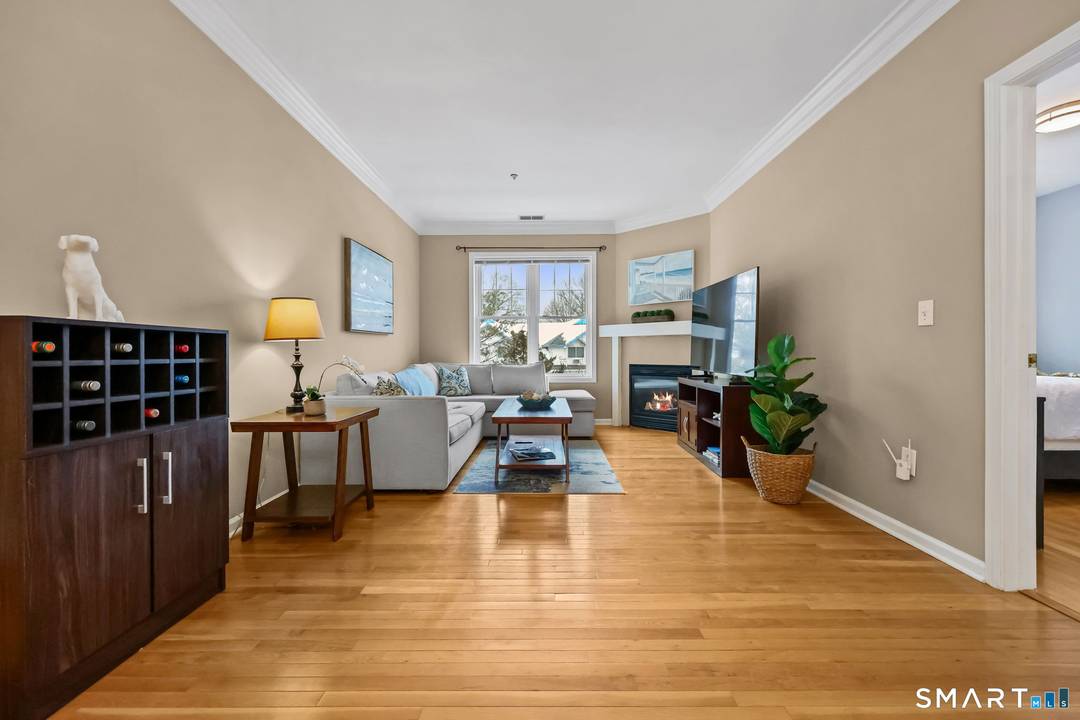 Immaculate two bedroom condominium in the desirable Carriage House community awaits your arrival !