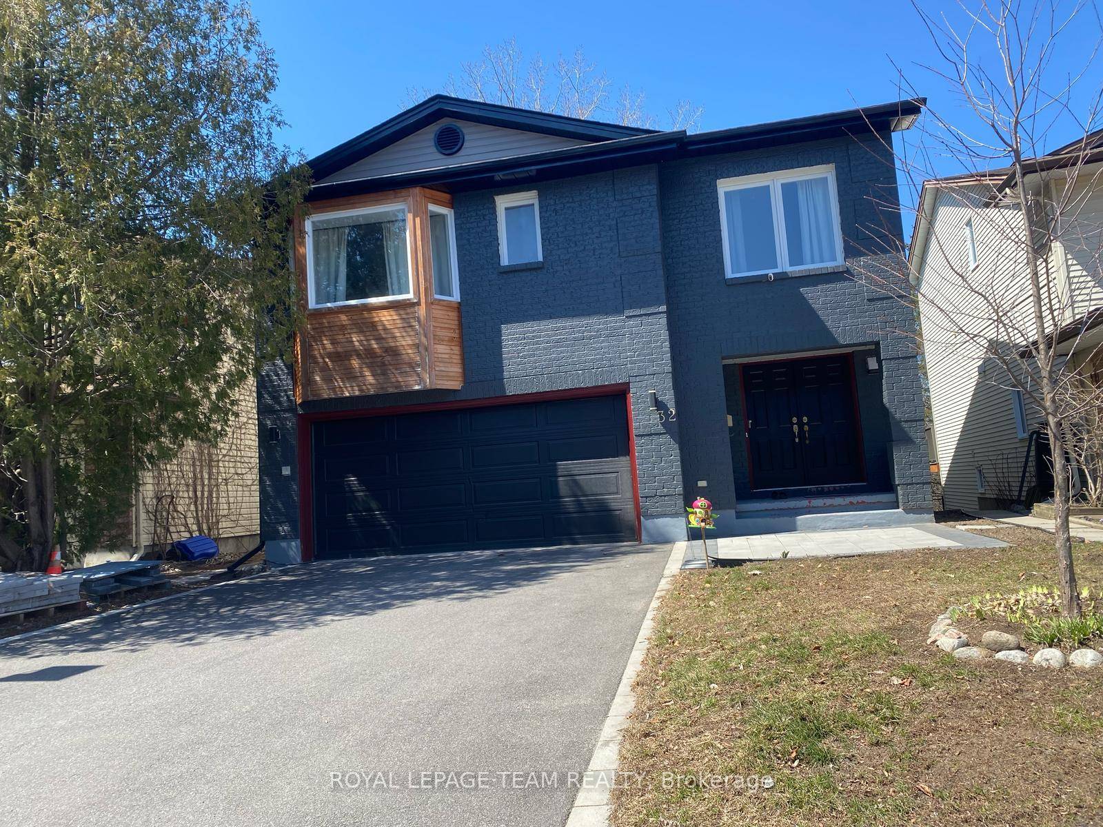 This exceptional walkout basement unit offers 926 sq.