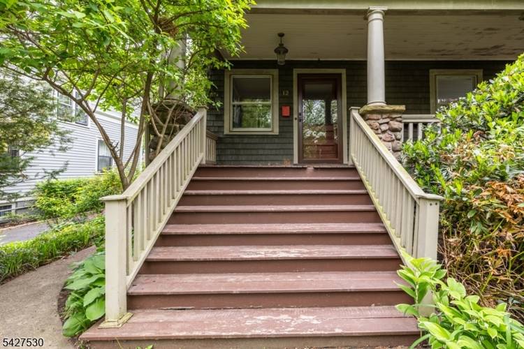 Welcome to this spacious 5 bedroom, 2.
