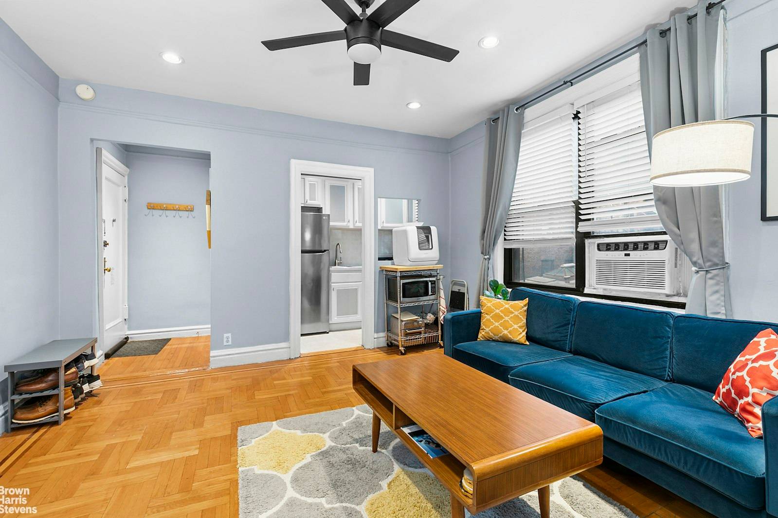 Welcome home to your new pin drop silent retreat on the Upper East Side.