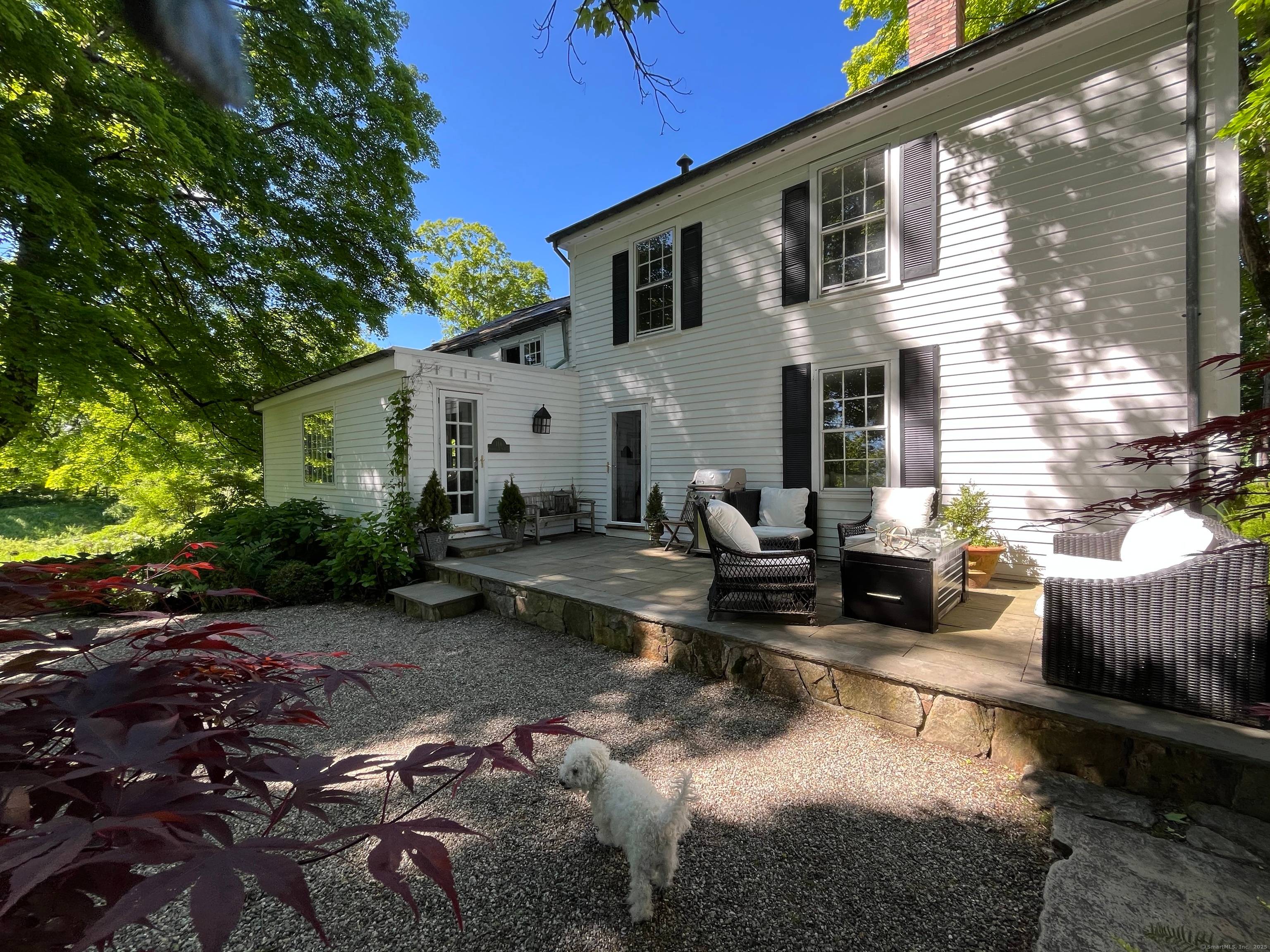 Sparkling jewel box in the center of Redding, the Wakeman Smith House is a masterful blend of historic charm and modern refinement.