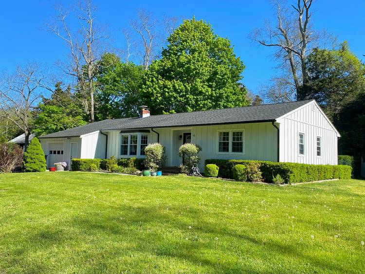 Lovely 3 bedroom home in Sag Harbor!