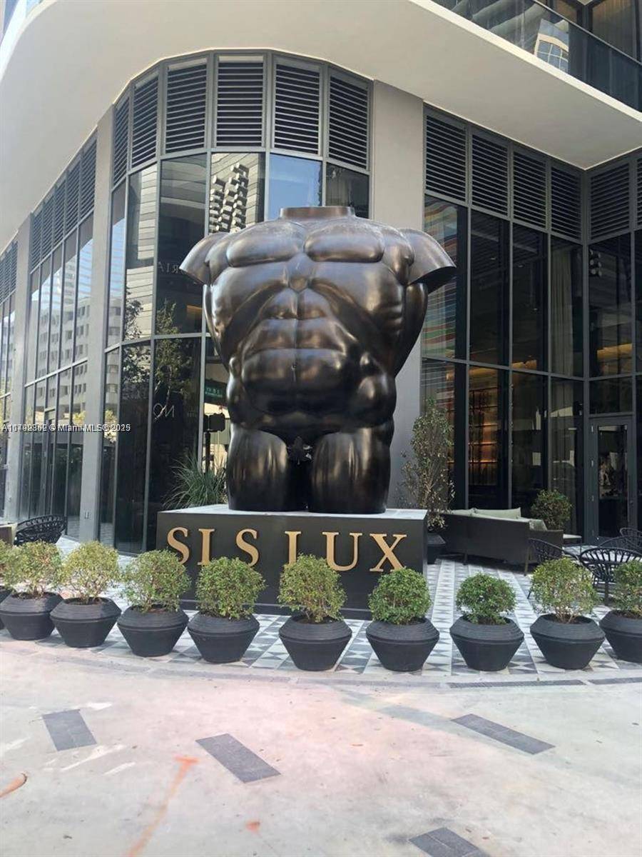 Unit 2505 at SLS Lux Brickell is a luxurious condominium located in Miami's vibrant Brickell district.