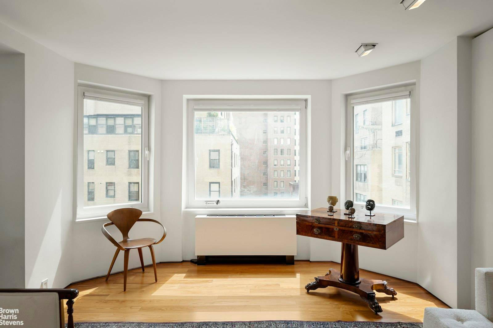 Distinctive Two Bedroom, Two Bath on Prime Fifth Avenue This sun drenched residence is perfectly positioned on one of Manhattan's most iconic avenues.