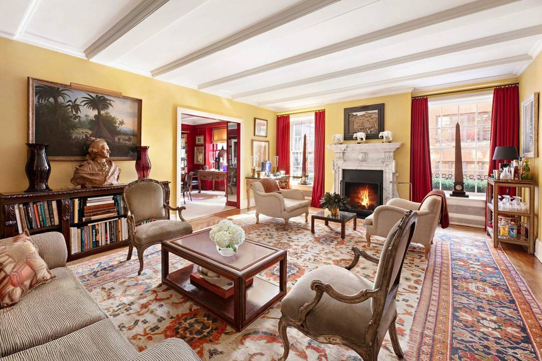 Perfectly positioned on a coveted, tree lined and leafy block just off Park Avenue, this very elegant Upper East Side residence at 45 East 62nd Street is defined by classic ...