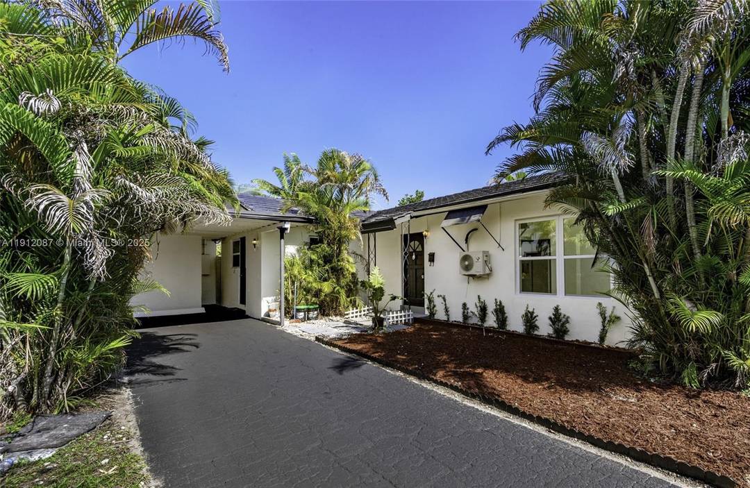 This home delivers a clean, fully remodeled opportunity in one of Fort Lauderdale s highest demand short term rental zones.