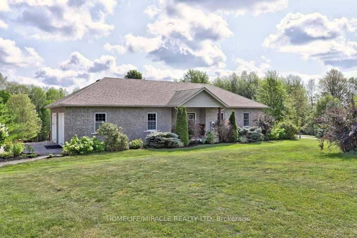 Stunning Custom Built Bungalow on 1.