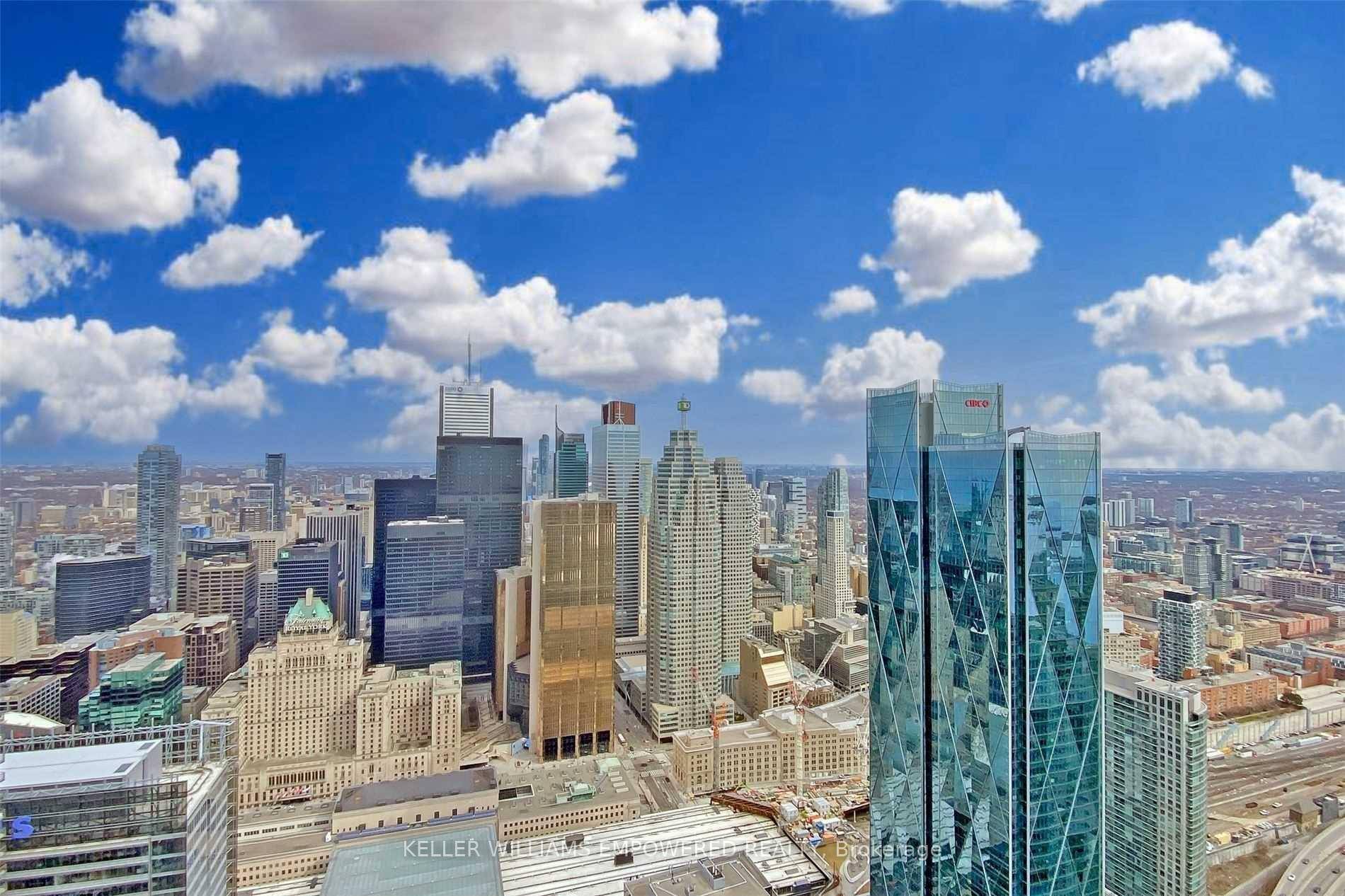 Welcome to Harbour Plaza Luxury Condo !