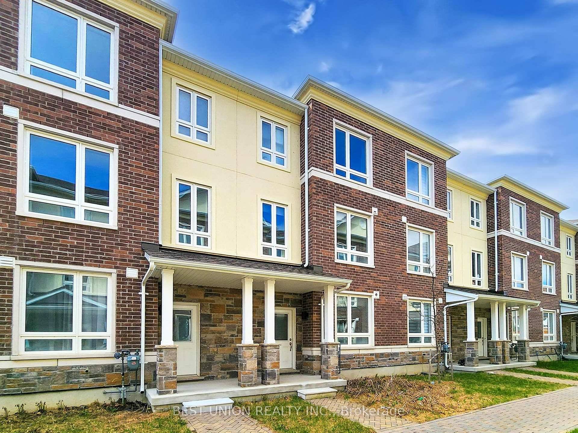 Great Townhouse In The Well Known Wismer Neighborhood !