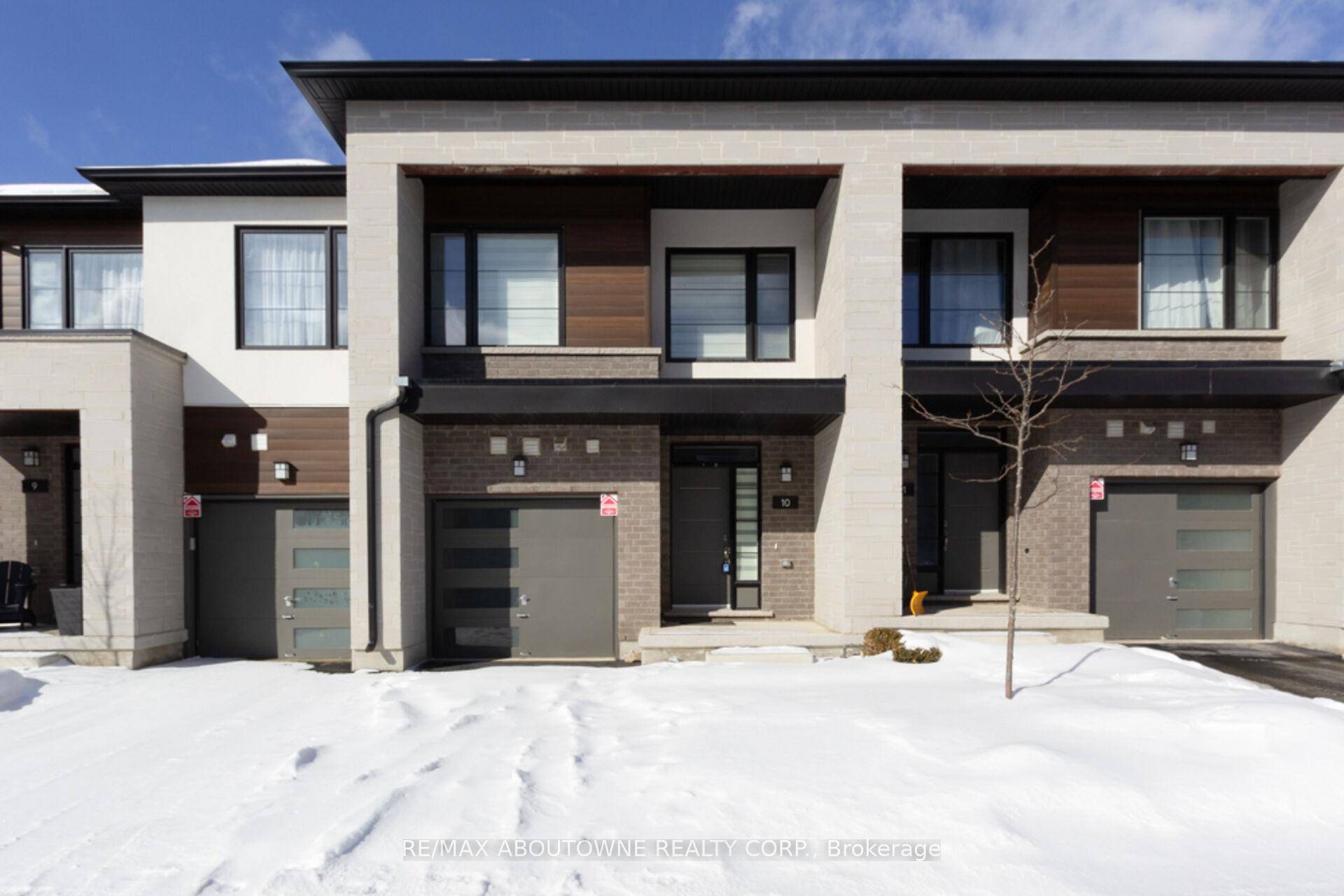 Welcome to 10 350 River Road, a bright and modern 3 bedroom, 3 bathroom townhome located in a beautiful condominium community in the heart of Hespeler.