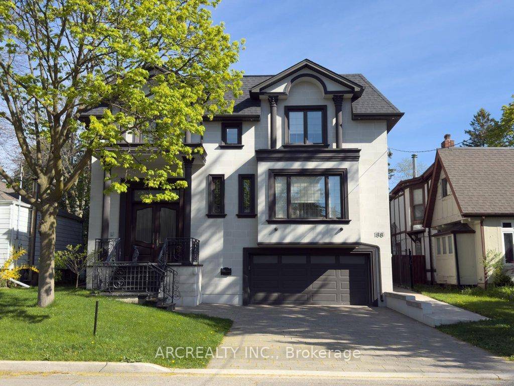 A MUST SEE PROPERTY Spectacular Luxury Custom built Masterpiece Family Home.