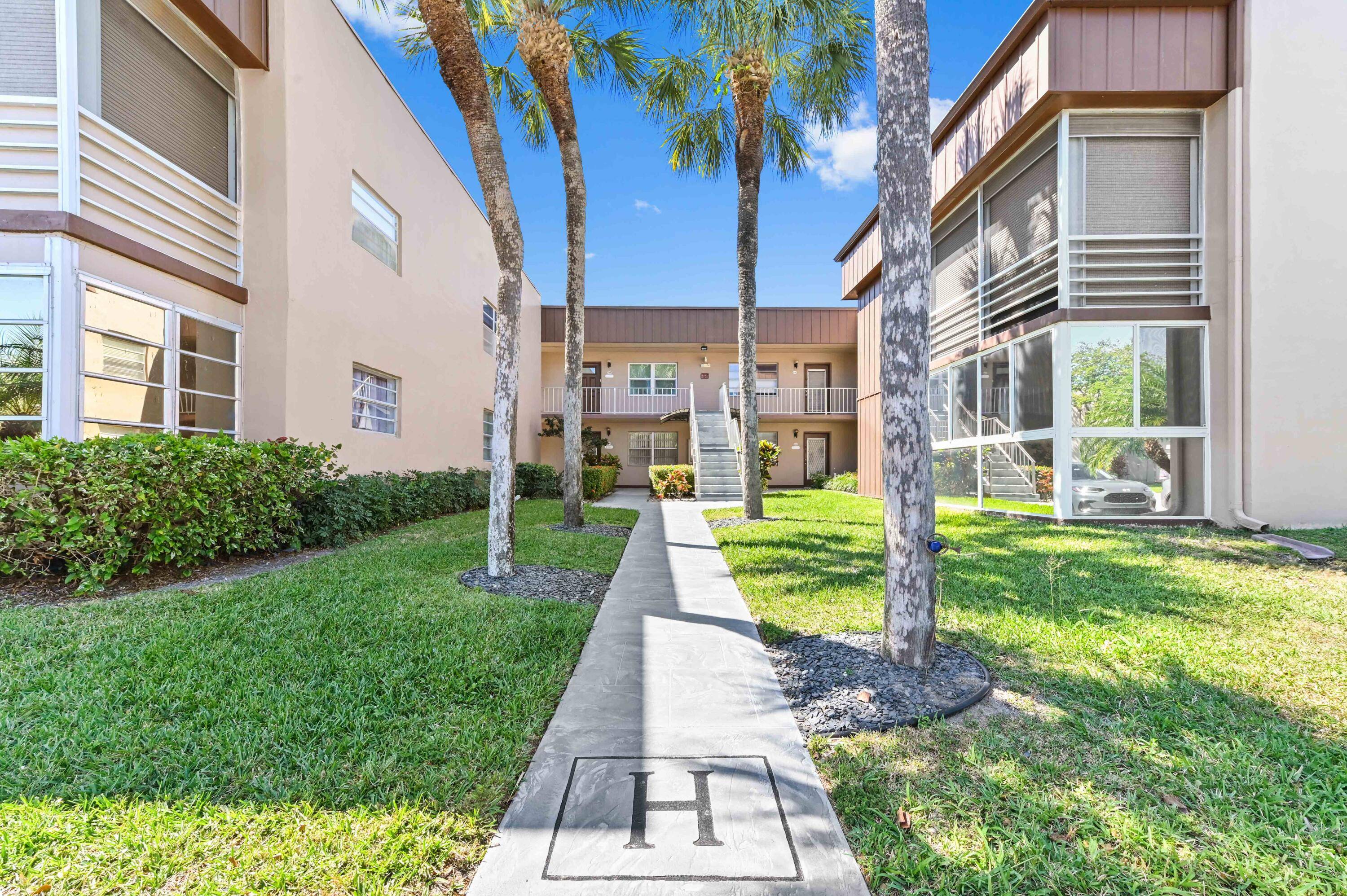 Enjoy the comfort style of this move in ready, first floor unit located in the desirable Kings Point active adult community.