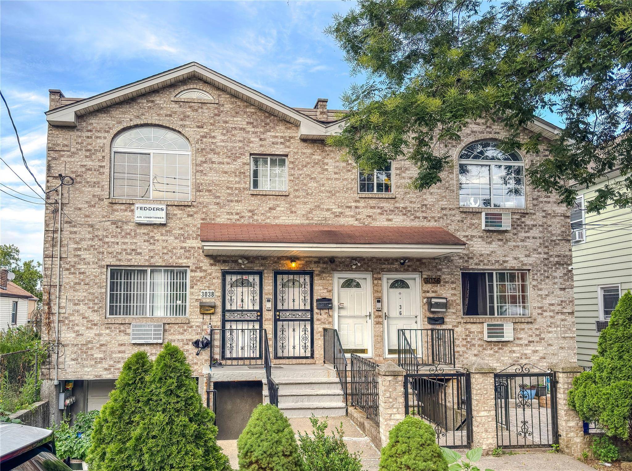 Beautiful 2 family house for sale in the Bronx, built in 2002.