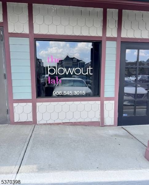 Newly renovated, highly profitable specialty Salon in a prime, high traffic location directly across from Fanwood train station.