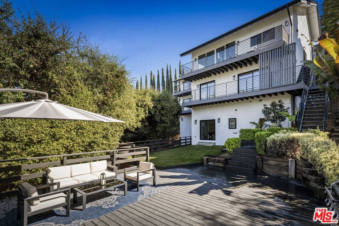 3589   Multiview Dr 3BR Hollywood Hills East La