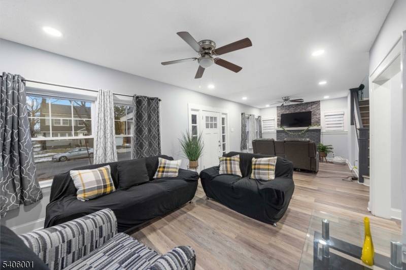 Welcome to contemporary living in the heart of Weequahic !