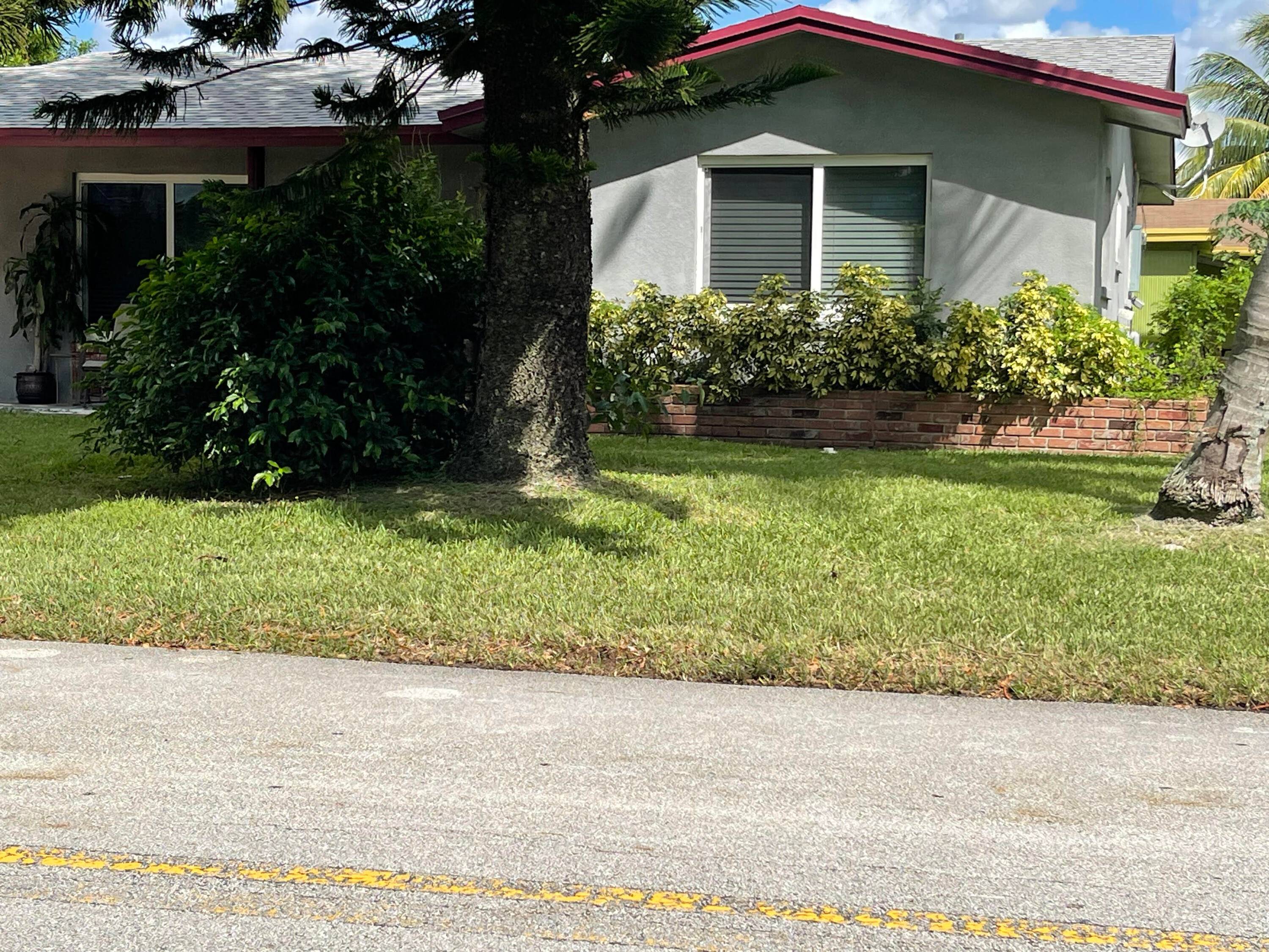 Come see this amazing Updated 2 2 single family home located in ALL AGES Mainlands 9 neighborhood.