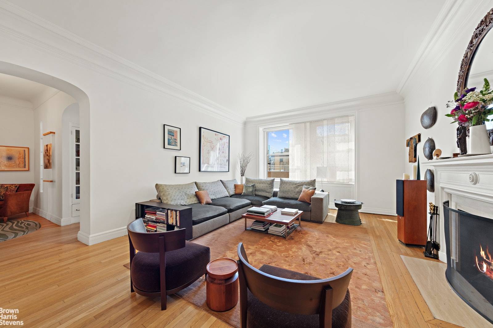 This rare high floor combination unit at the iconic Astor Court is bathed in natural light and offers grand scaled rooms with high ceilings and charming pre war details throughout.