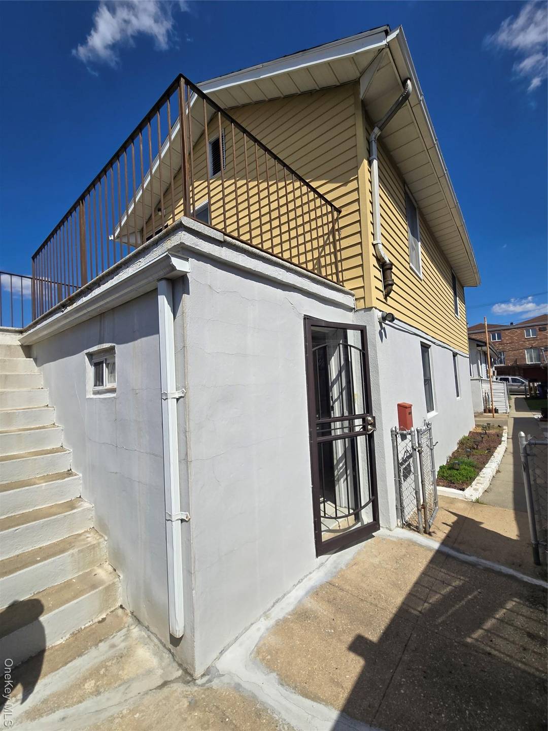 Welcome to Throggs Neck !