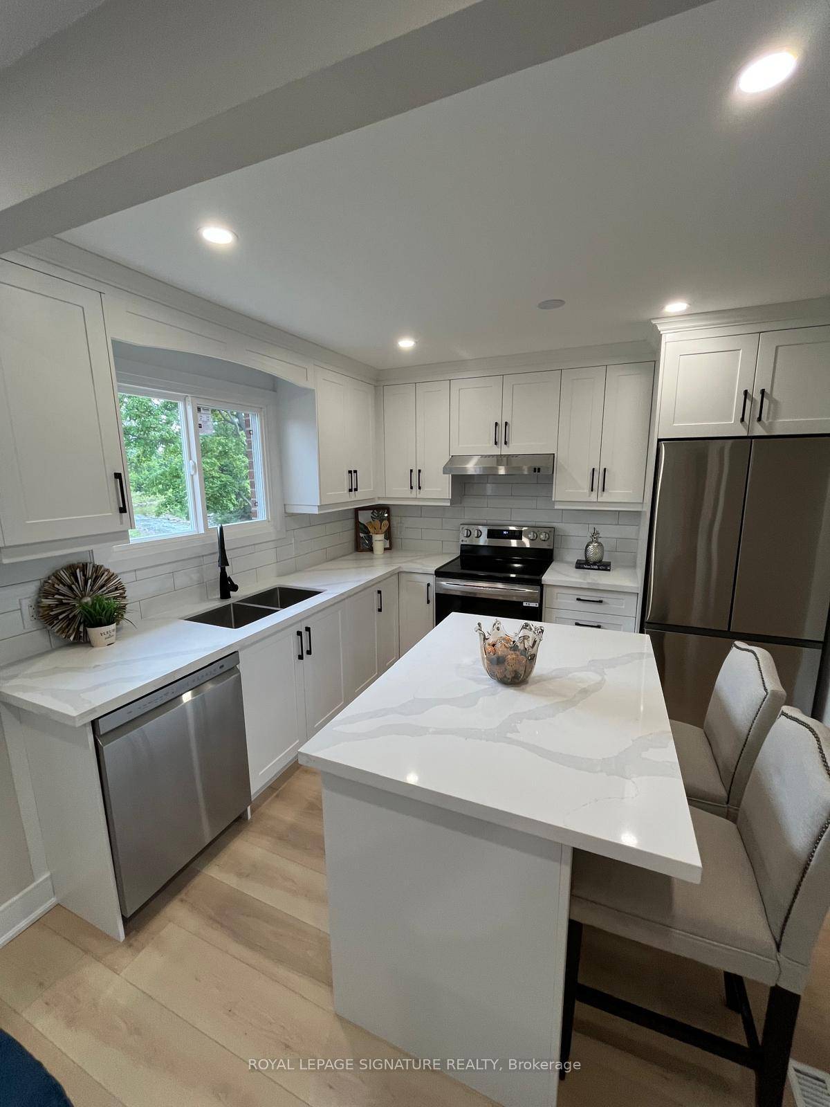 Welcome To 3175 Kirwin Ave 64 A Fully Renovated 4 Bedroom, 3 Bath Condo Townhome In The Heart Of Mississauga !