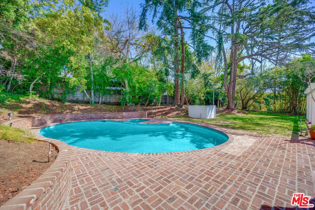 926  N ALPINE DR 7BR Beverly Hills Post Office | B.H.P.O. La