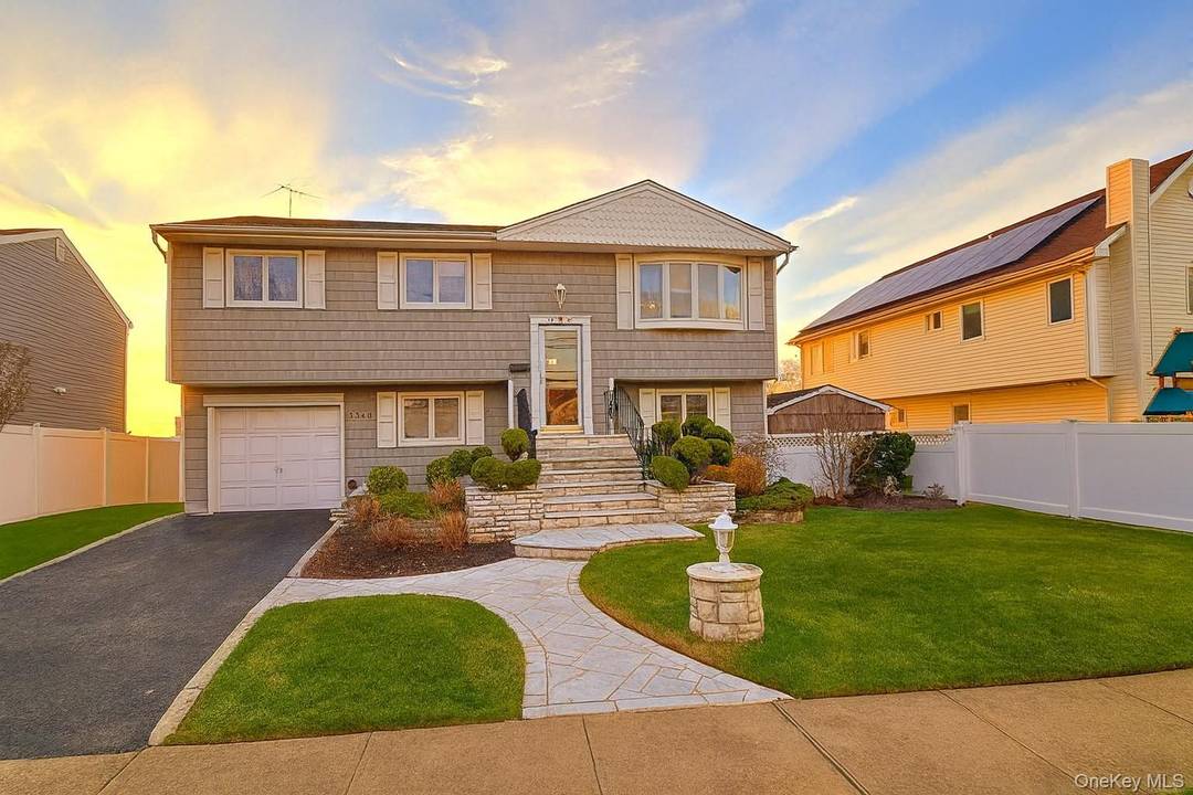 Expanded, Spacious Waterfront Hi Ranch !