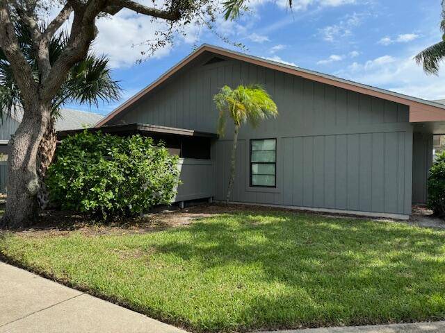 Experience Jensen Beach Life for Under 220, 000 !