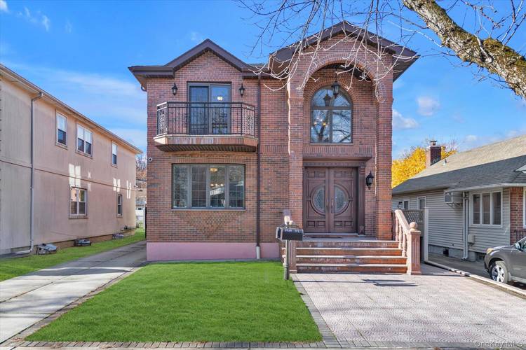 Furnished ! Luxury main unit for rent in a beautiful two family home located in the heart of Oakland Gardens.