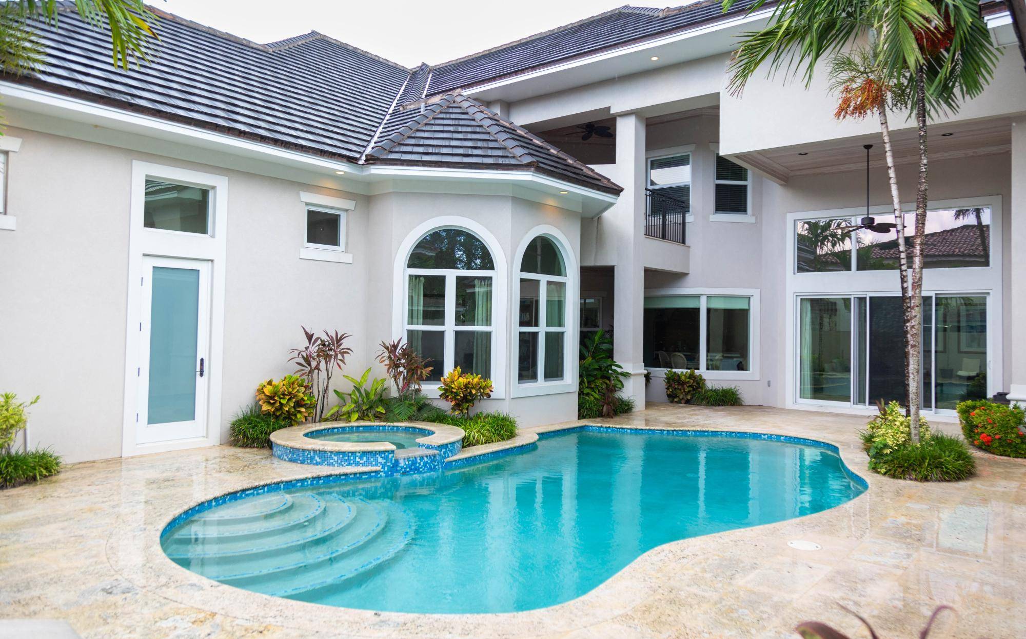 THE COURTYARD ESTATE   PR Single Family Home New-Providence