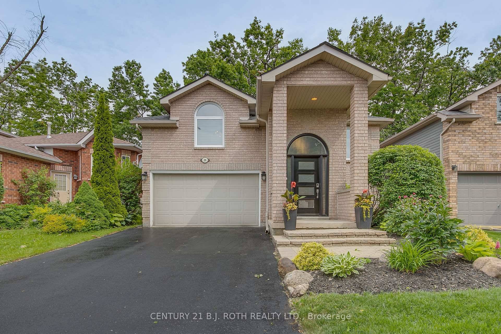 Welcome to 26 Monique Crescent ; A beautifully updated S.