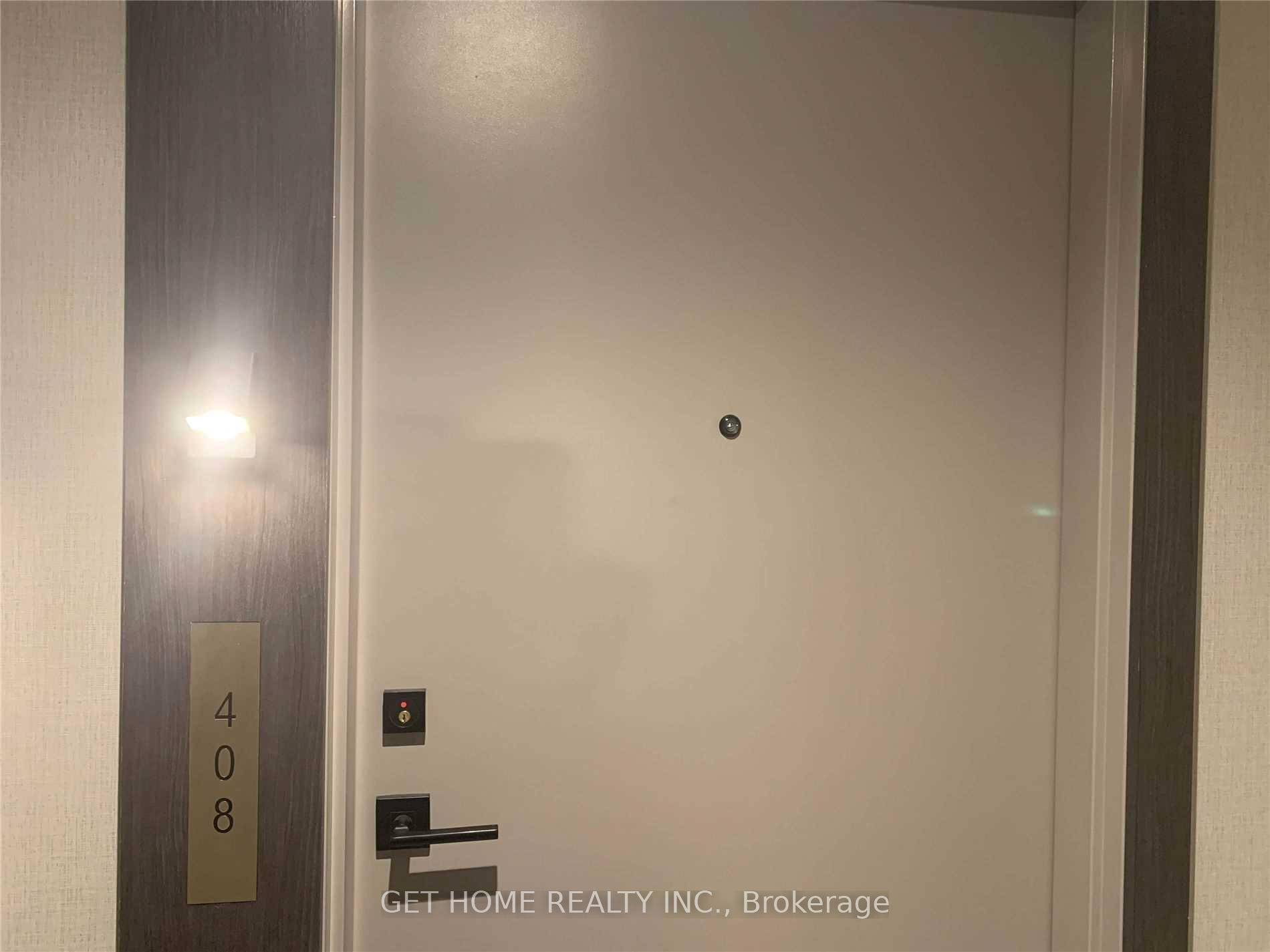 Stunning 2 Bed, 2 Bath suite in the vibrant Canary District !