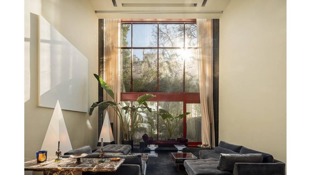 462 West 23rd Street Featured in Architectural Digest May 2025, this masterfully designed West Chelsea townhouse is an urban sanctuary created for artful living and grand entertaining.