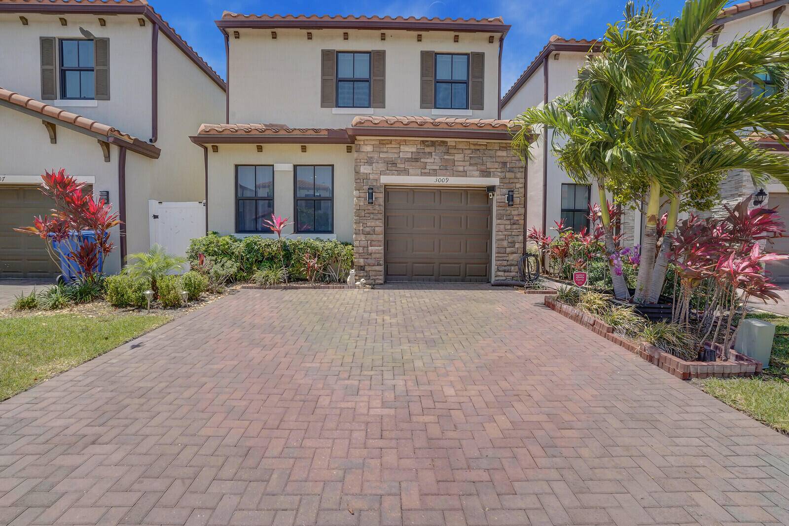 Largest Home in all of Arbor Parc.