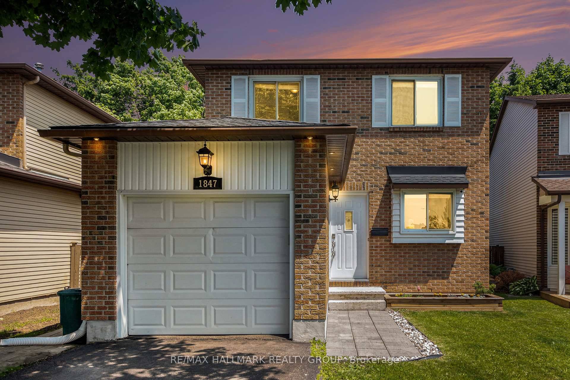 Beautifully Upgraded 3 Bedroom 2 bath home Home in a Prime Location, close to parks, schools, public transportation, and more.