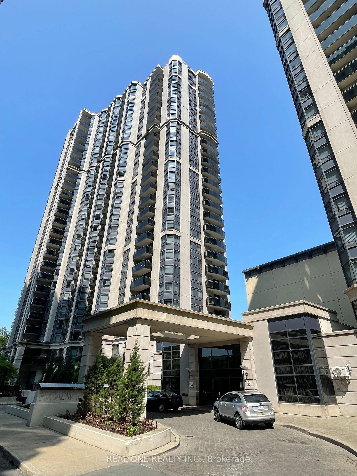 Stunning, Bright Modern 2 1 Br amp ; 2 Full Baths Suite At The Fantastic Yonge amp ; Sheppard Location !