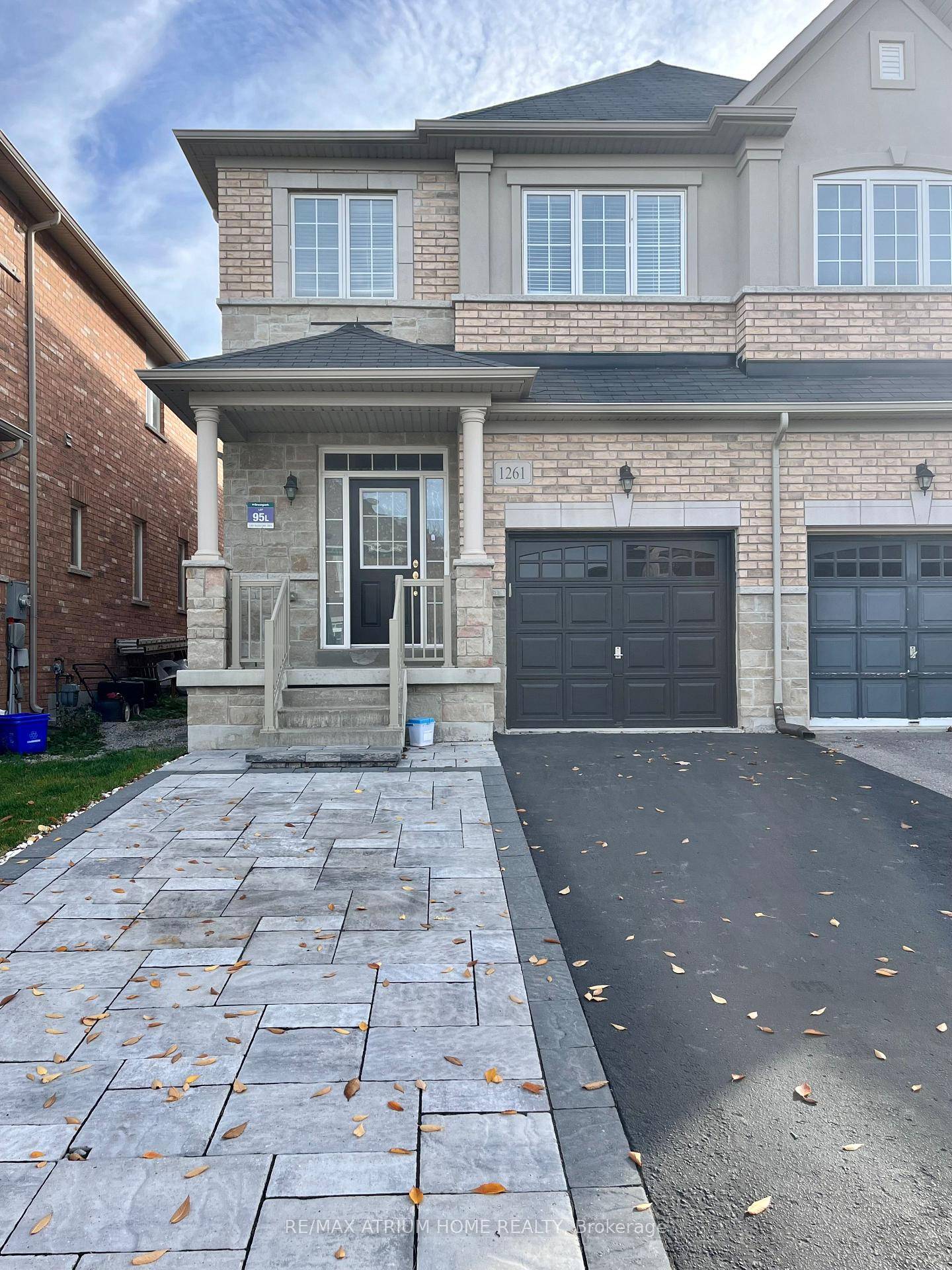 Bright amp ; Spacious Semi Detached In High Demand Copper Hill !