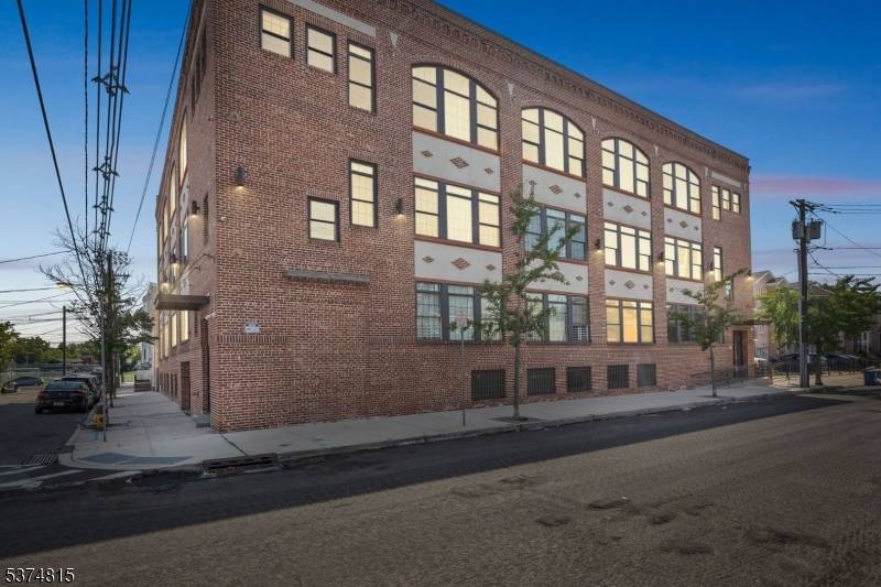 Saint Francis St Newark City New Jersey Single-Family