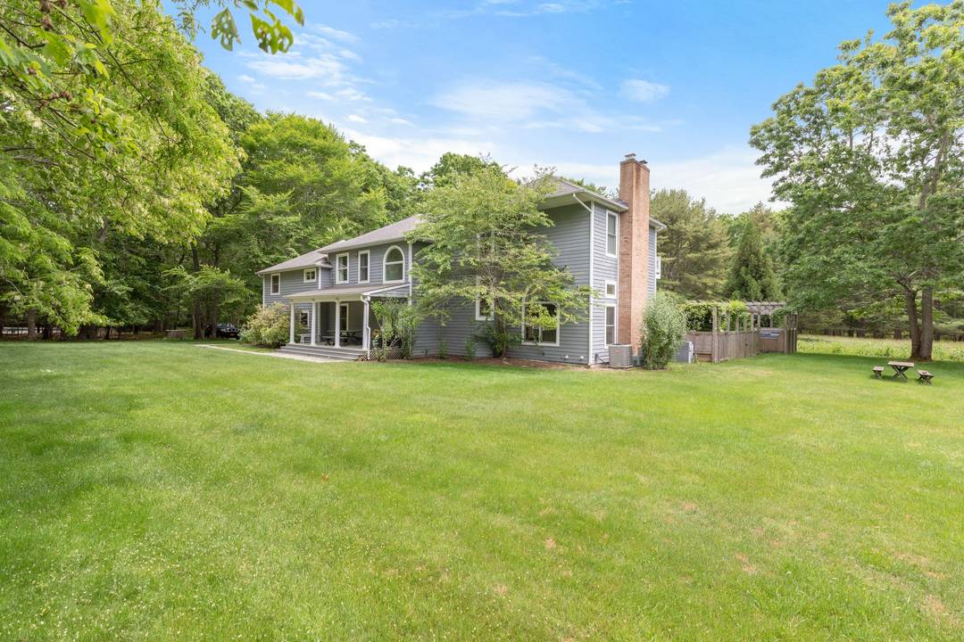 Pool and Tennis in a provate Bridgehampton Oasis