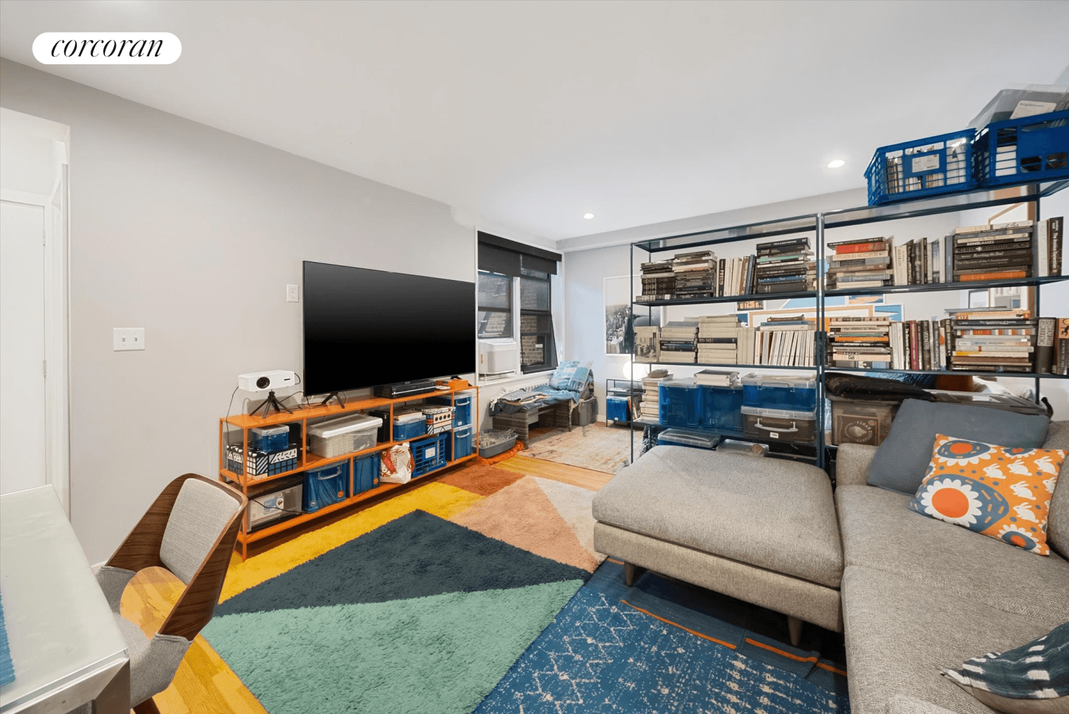 Fully renovated studio in The Hamilton.