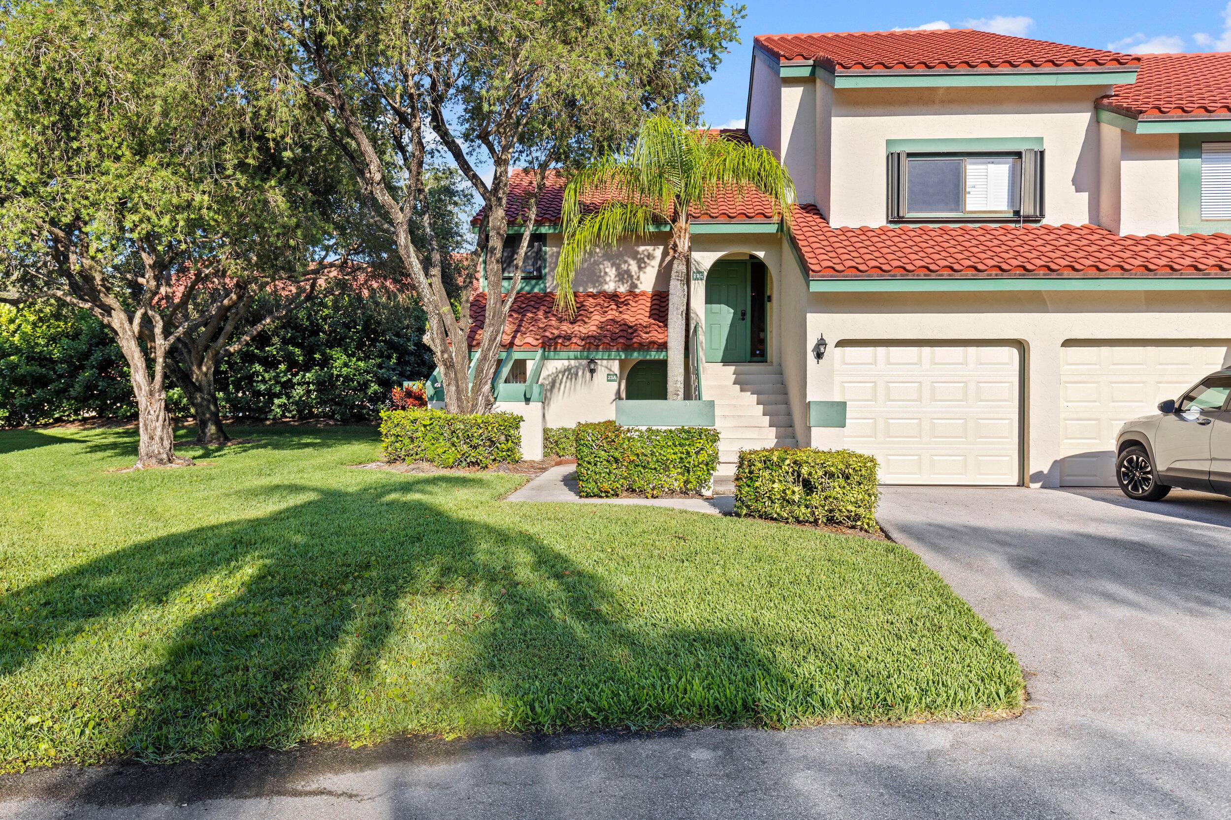 Welcome home to the cutest condo in coveted PGA National, where memberships are available but not required !