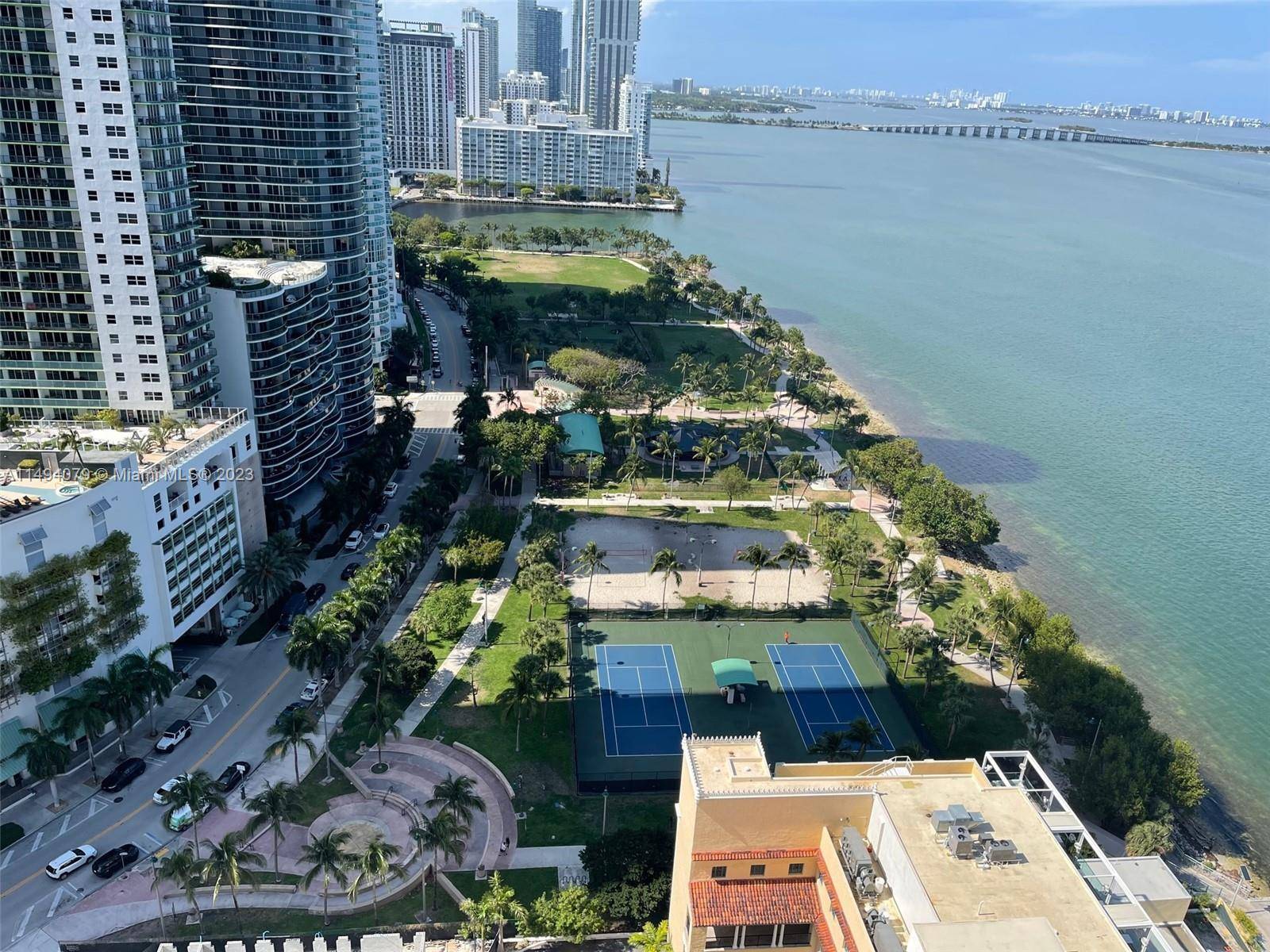 Beautiful 1 bedroom, 1. 5 bathrooms with breathtaking views of Biscayne Bay and beyond.