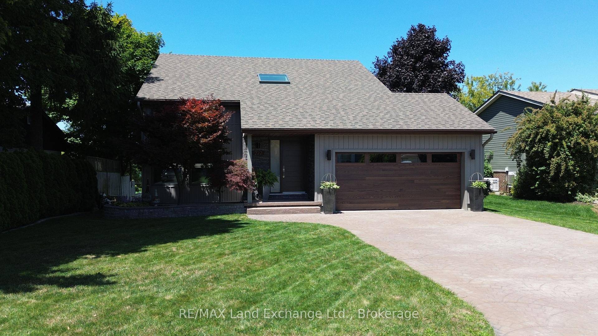 If a lakeside lifestyle beckons you, welcome to 222 Penetangore Row in Kincardine.