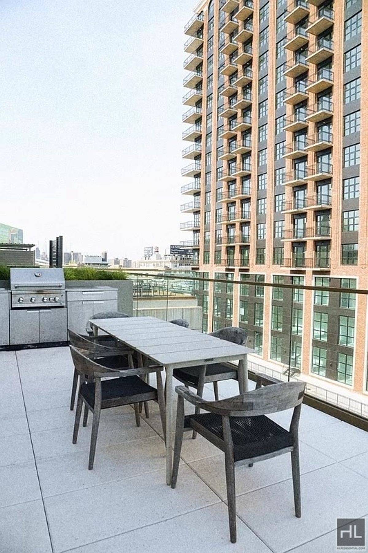 Luxurious 2 Bedroom Retreat in the Heart of DUMBOExperience the epitome of modern Brooklyn living in this stunning 2 bedroom, 2 bathroom condominium residence at 98 Front Street.