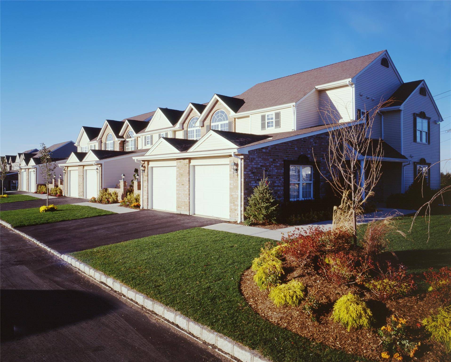 ASK ABOUT OUR SPECIALS Townhouse Community in Three Village School District.