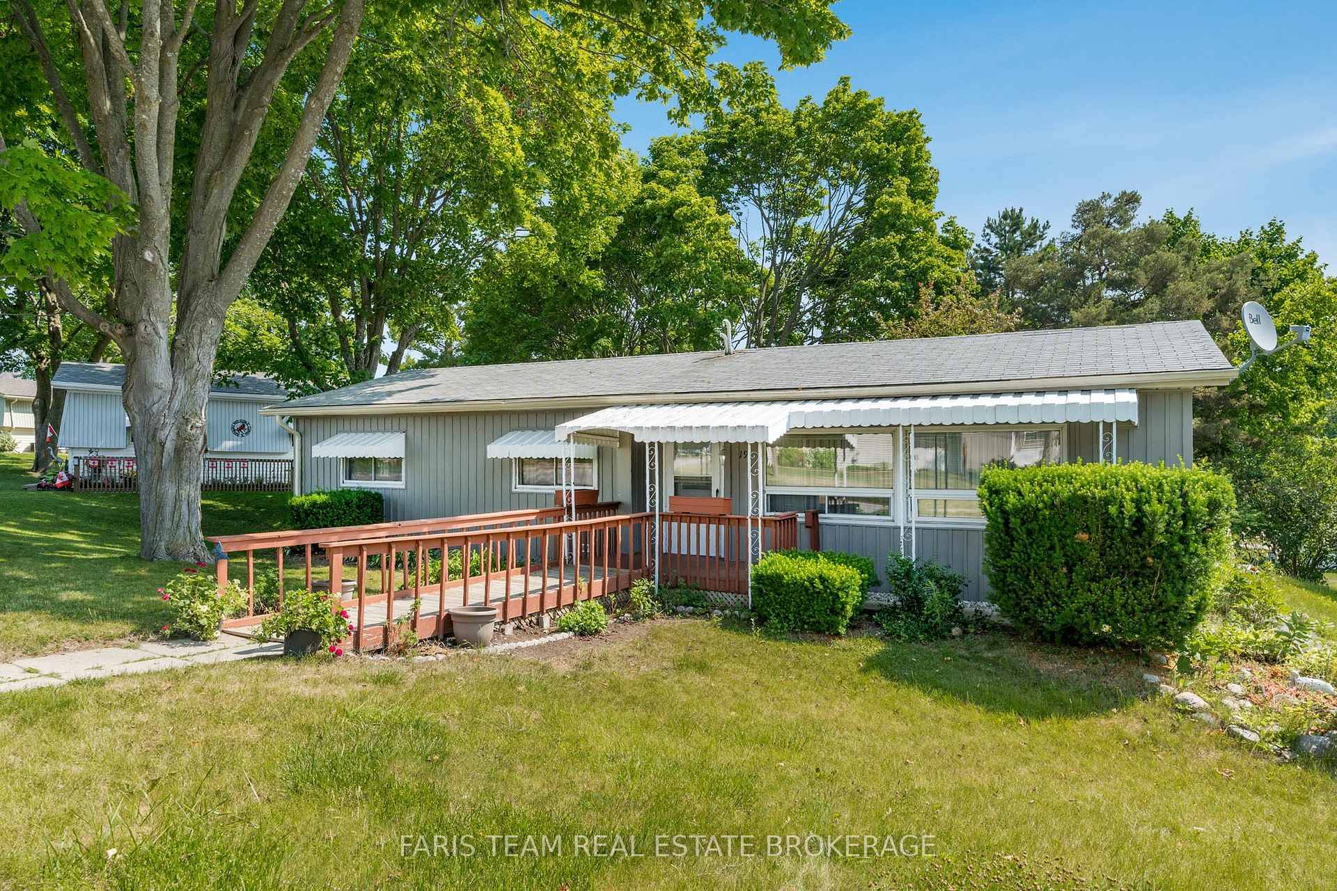 Top 5 Reasons You Will Love This Home 1 Tucked away in one of Innisfil's most sought after adult lifestyle communities, this beautifully maintained two bedroom, two bathroom residence offers ...
