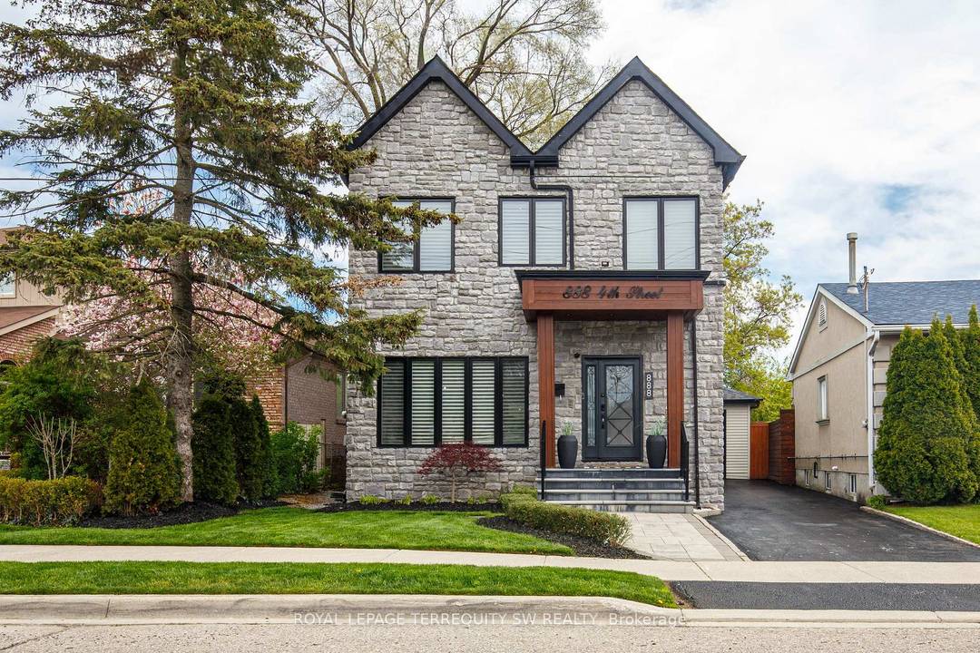 Stunning fully upgraded turnkey home offering luxury indoor outdoor living in a highly sought after family neighbourhood.