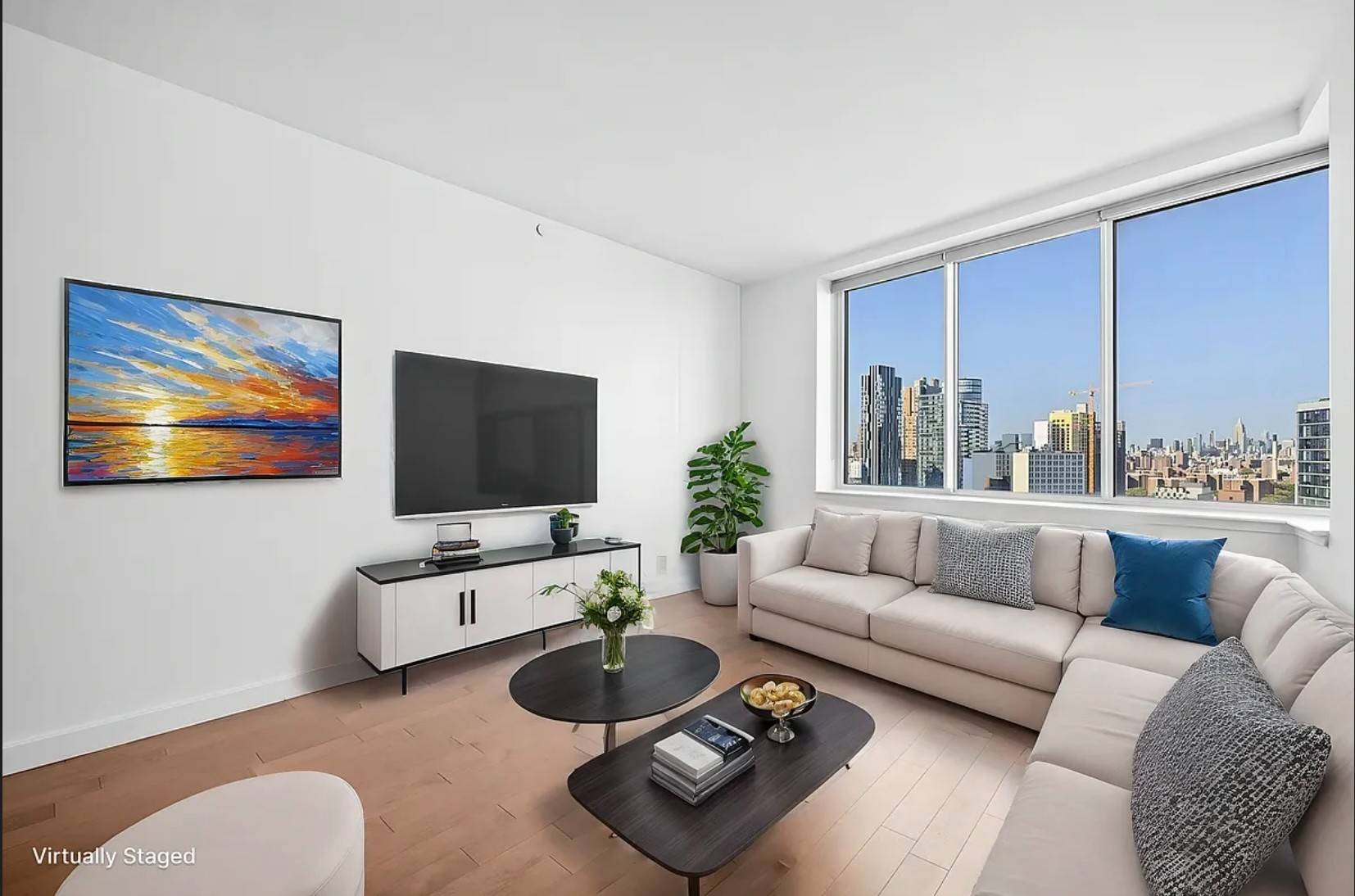 Gorgeous one bedroom available for late July.